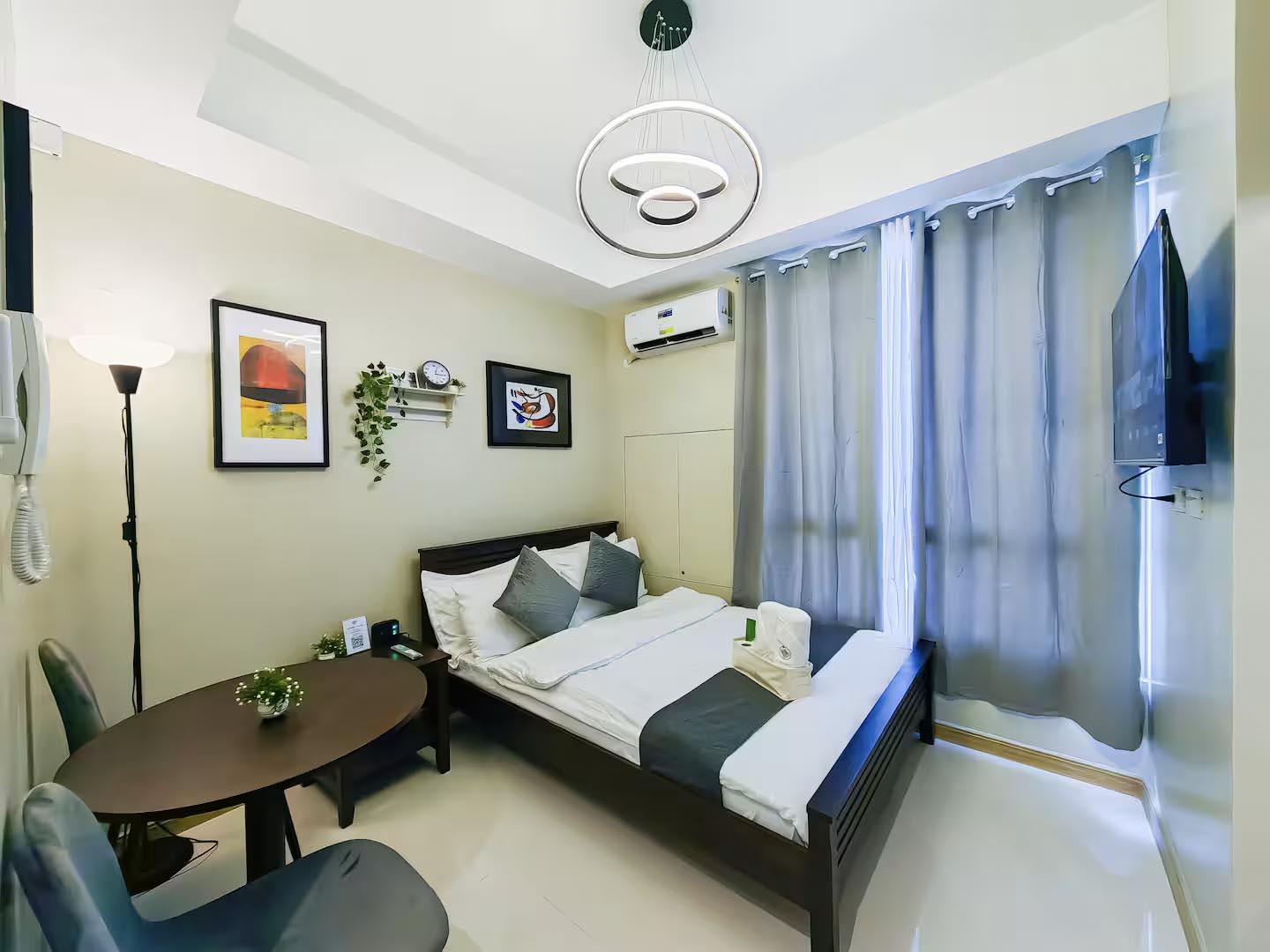 Sunshine 100 City Plaza 1BR